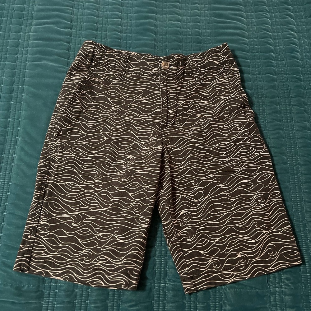 Arizona brand black and white boy’s shorts, size 16